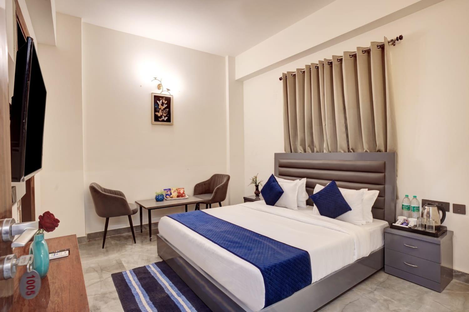 נוידה Hotel Elite Grand Near Kailash Hospital מראה חיצוני תמונה