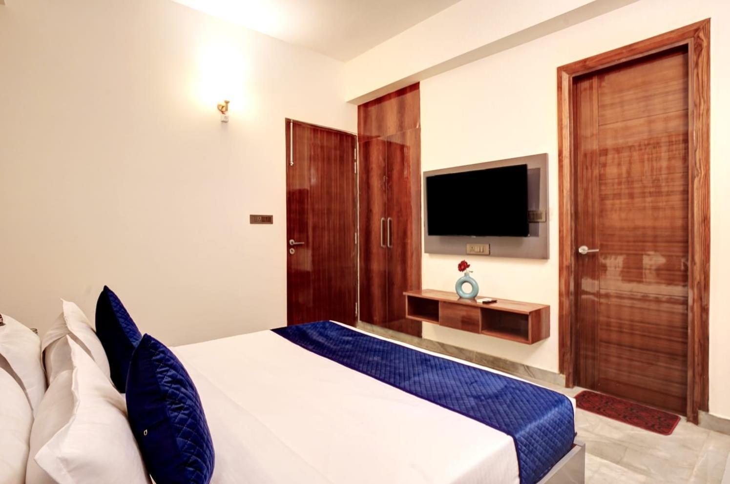 נוידה Hotel Elite Grand Near Kailash Hospital מראה חיצוני תמונה