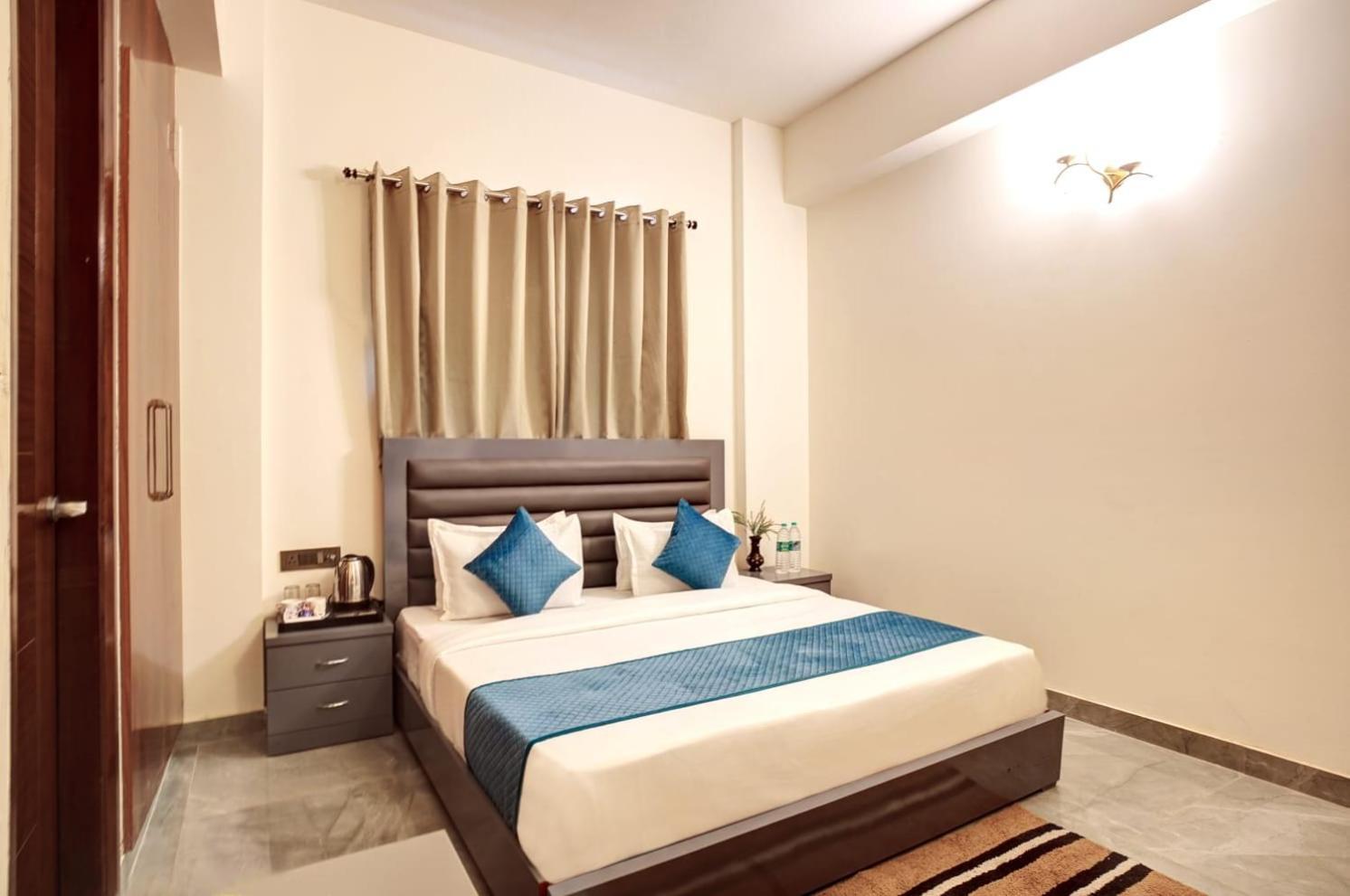 נוידה Hotel Elite Grand Near Kailash Hospital מראה חיצוני תמונה