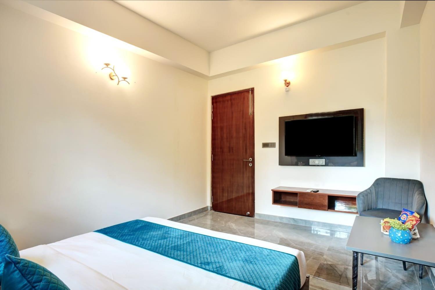 נוידה Hotel Elite Grand Near Kailash Hospital מראה חיצוני תמונה
