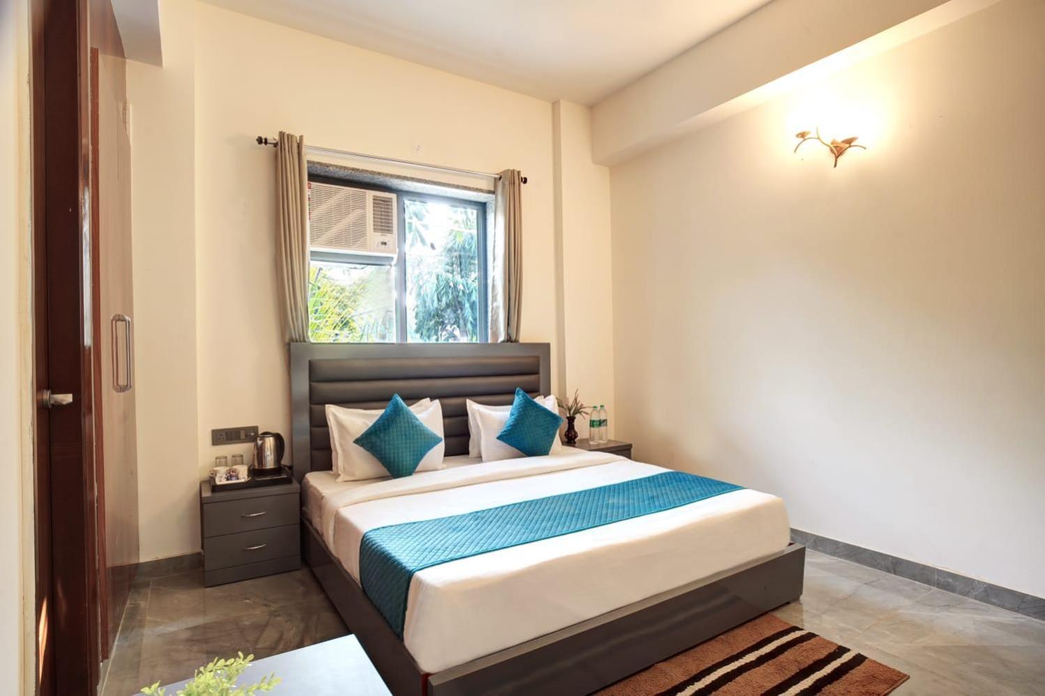 נוידה Hotel Elite Grand Near Kailash Hospital מראה חיצוני תמונה