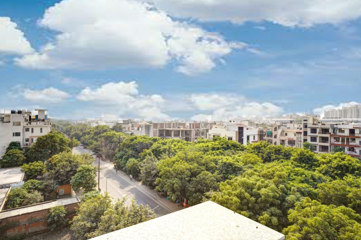 נוידה Hotel Elite Grand Near Kailash Hospital מראה חיצוני תמונה