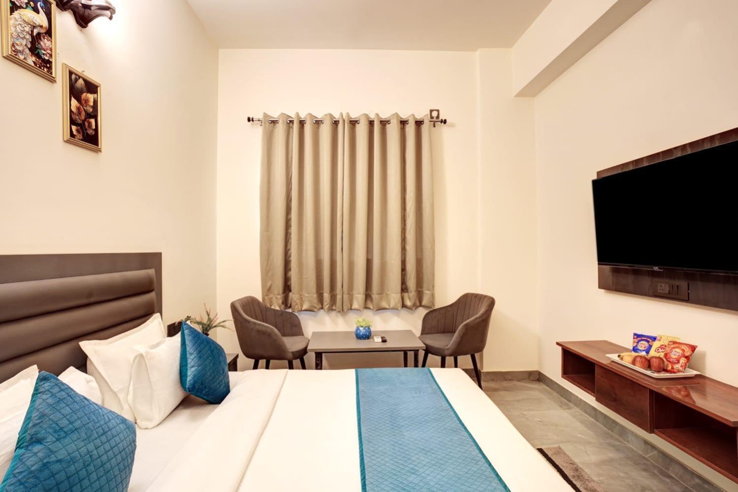נוידה Hotel Elite Grand Near Kailash Hospital מראה חיצוני תמונה