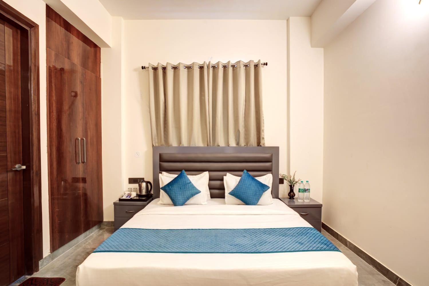 נוידה Hotel Elite Grand Near Kailash Hospital מראה חיצוני תמונה