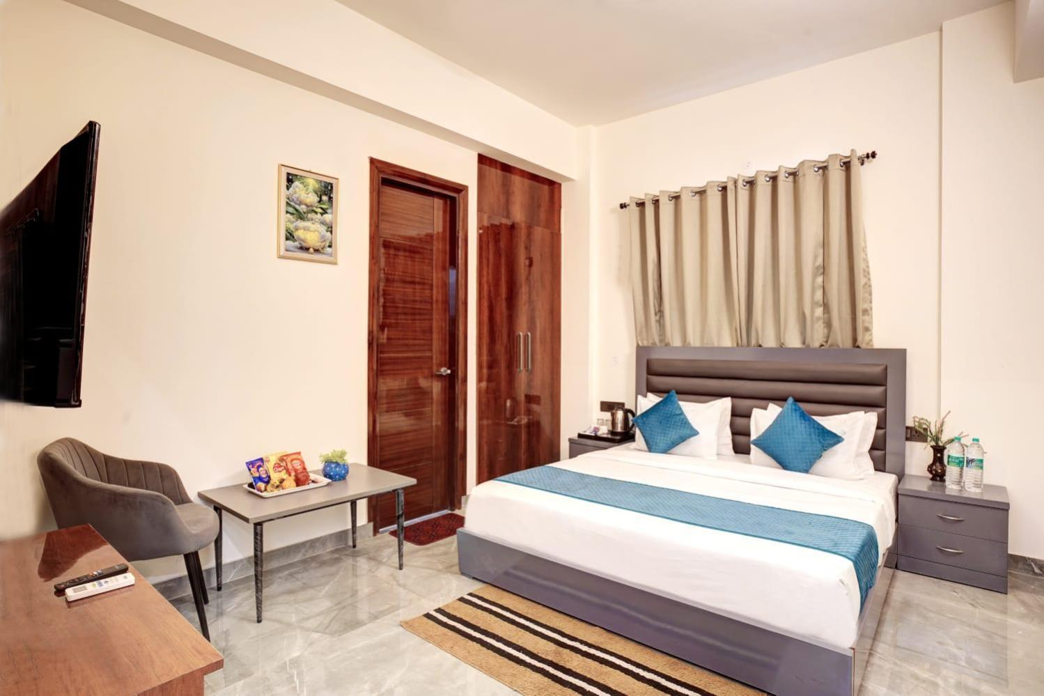 נוידה Hotel Elite Grand Near Kailash Hospital מראה חיצוני תמונה