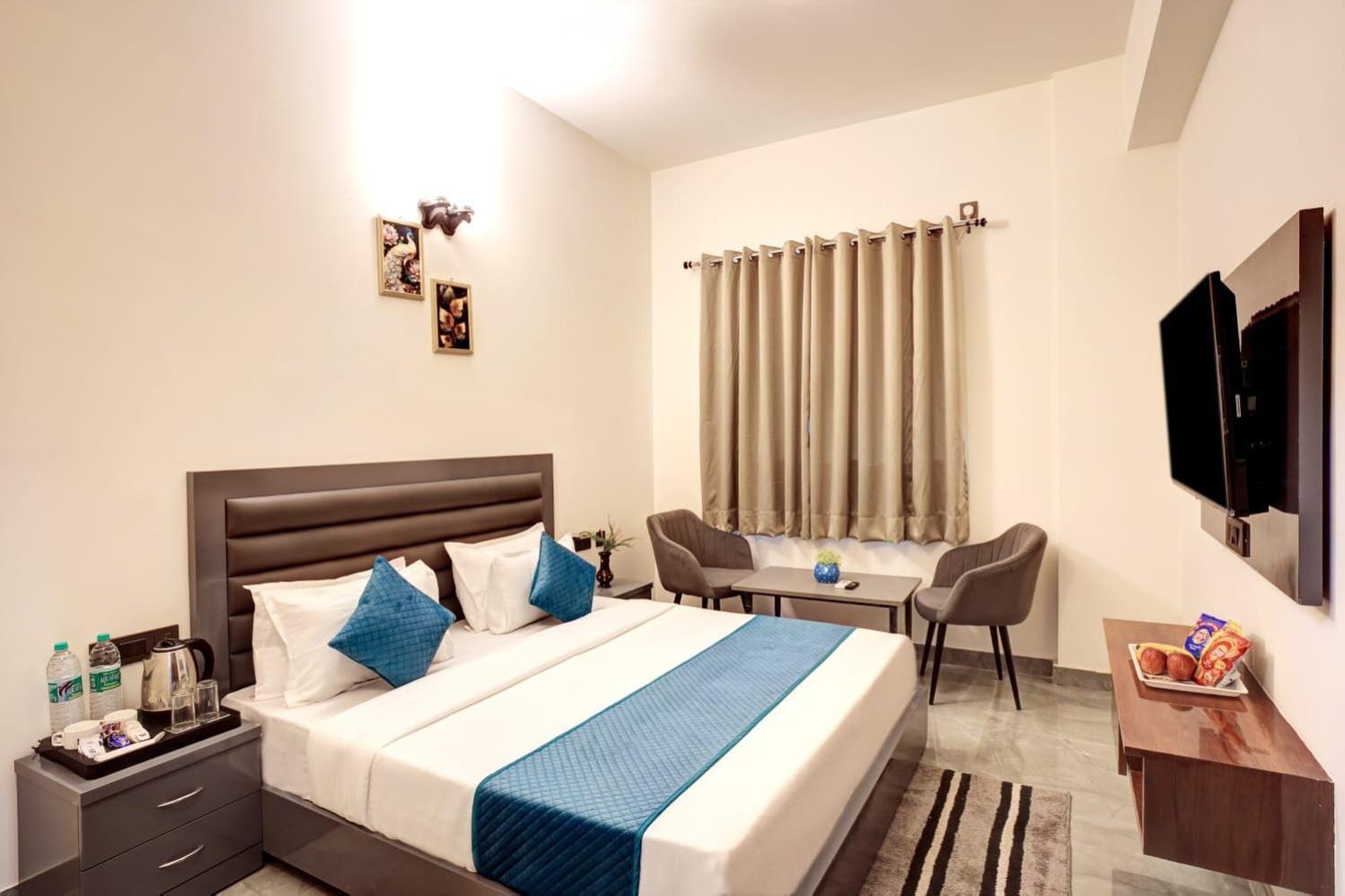 נוידה Hotel Elite Grand Near Kailash Hospital מראה חיצוני תמונה