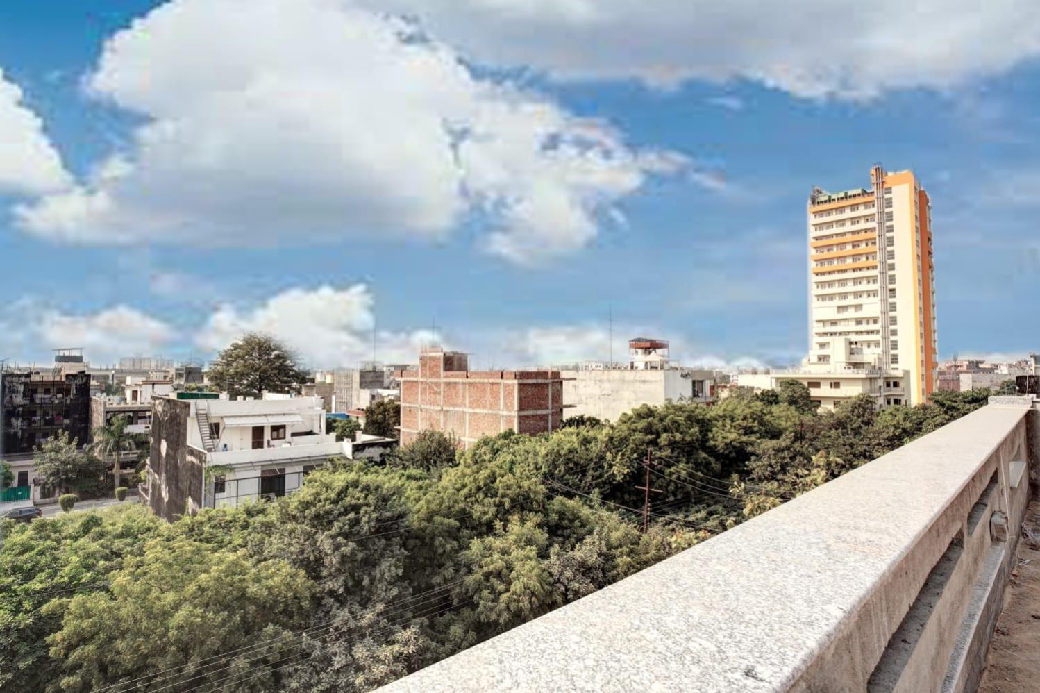 נוידה Hotel Elite Grand Near Kailash Hospital מראה חיצוני תמונה