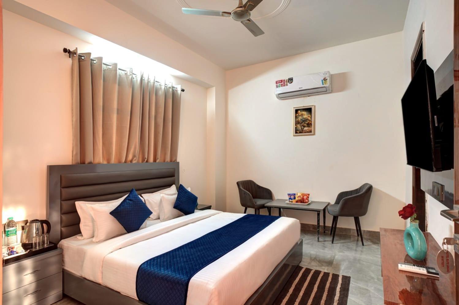 נוידה Hotel Elite Grand Near Kailash Hospital מראה חיצוני תמונה