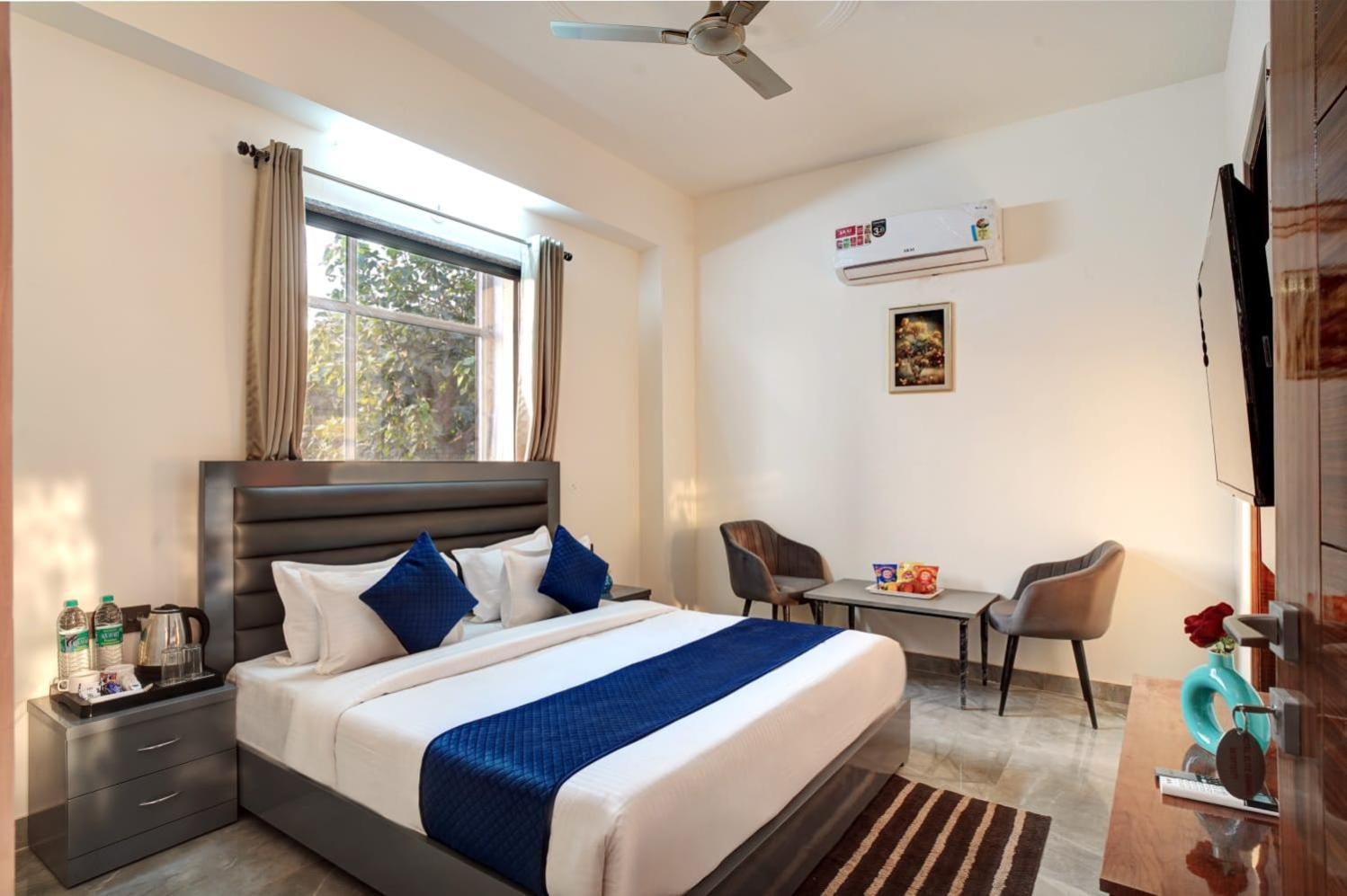 נוידה Hotel Elite Grand Near Kailash Hospital מראה חיצוני תמונה